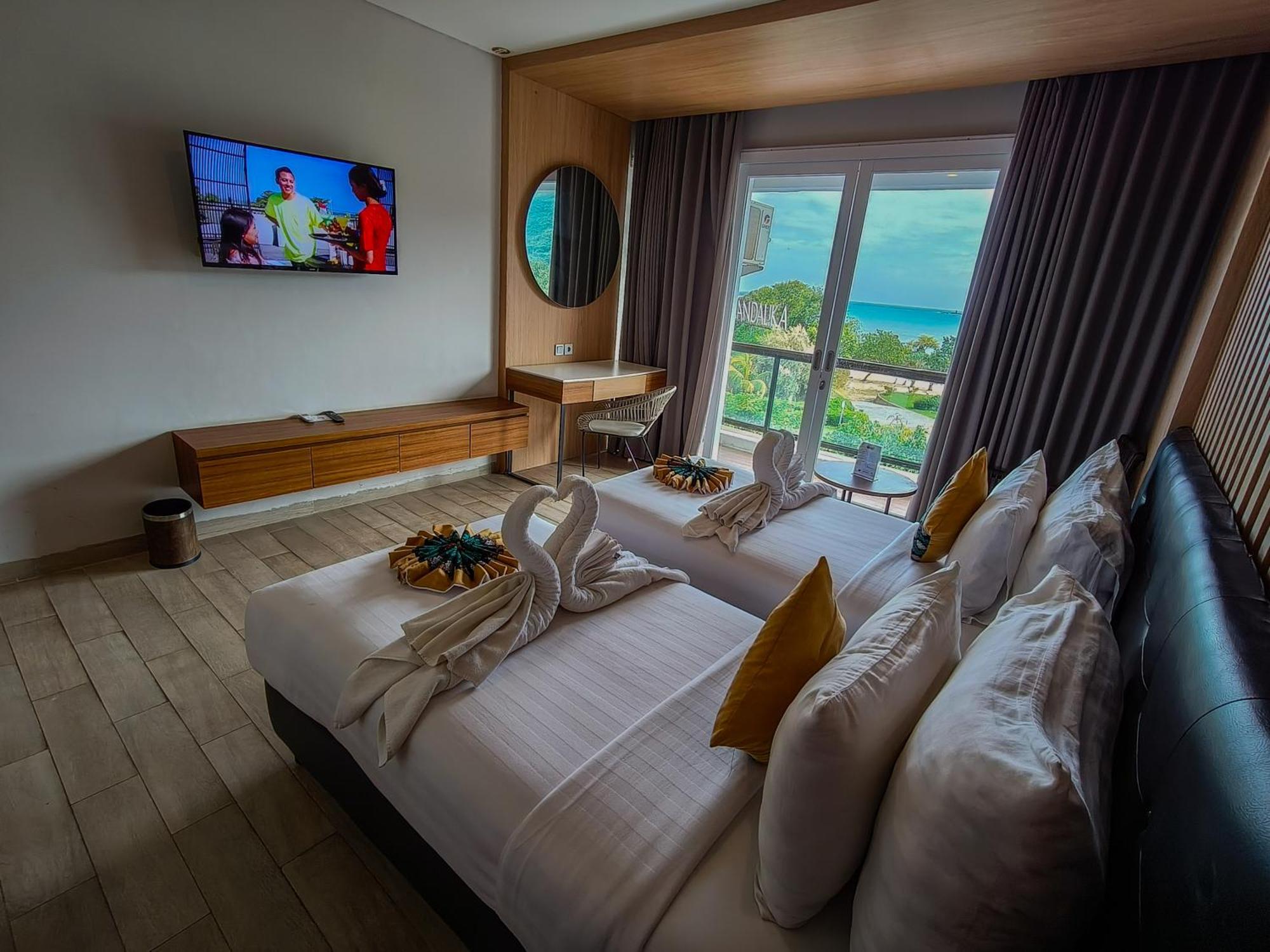 Raja Hotel Kuta Mandalika Resort & Convention Exterior photo