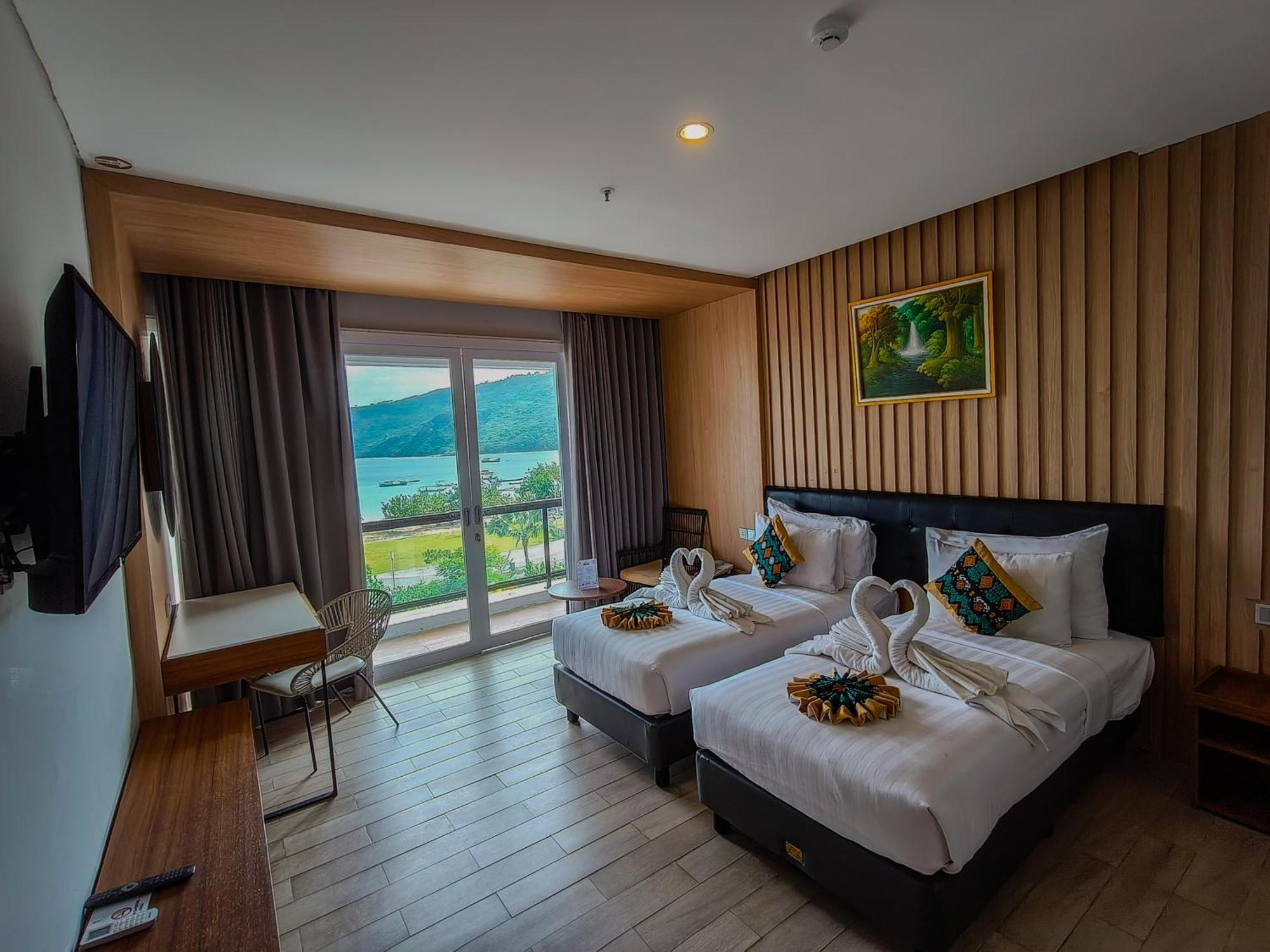 Raja Hotel Kuta Mandalika Resort & Convention Exterior photo