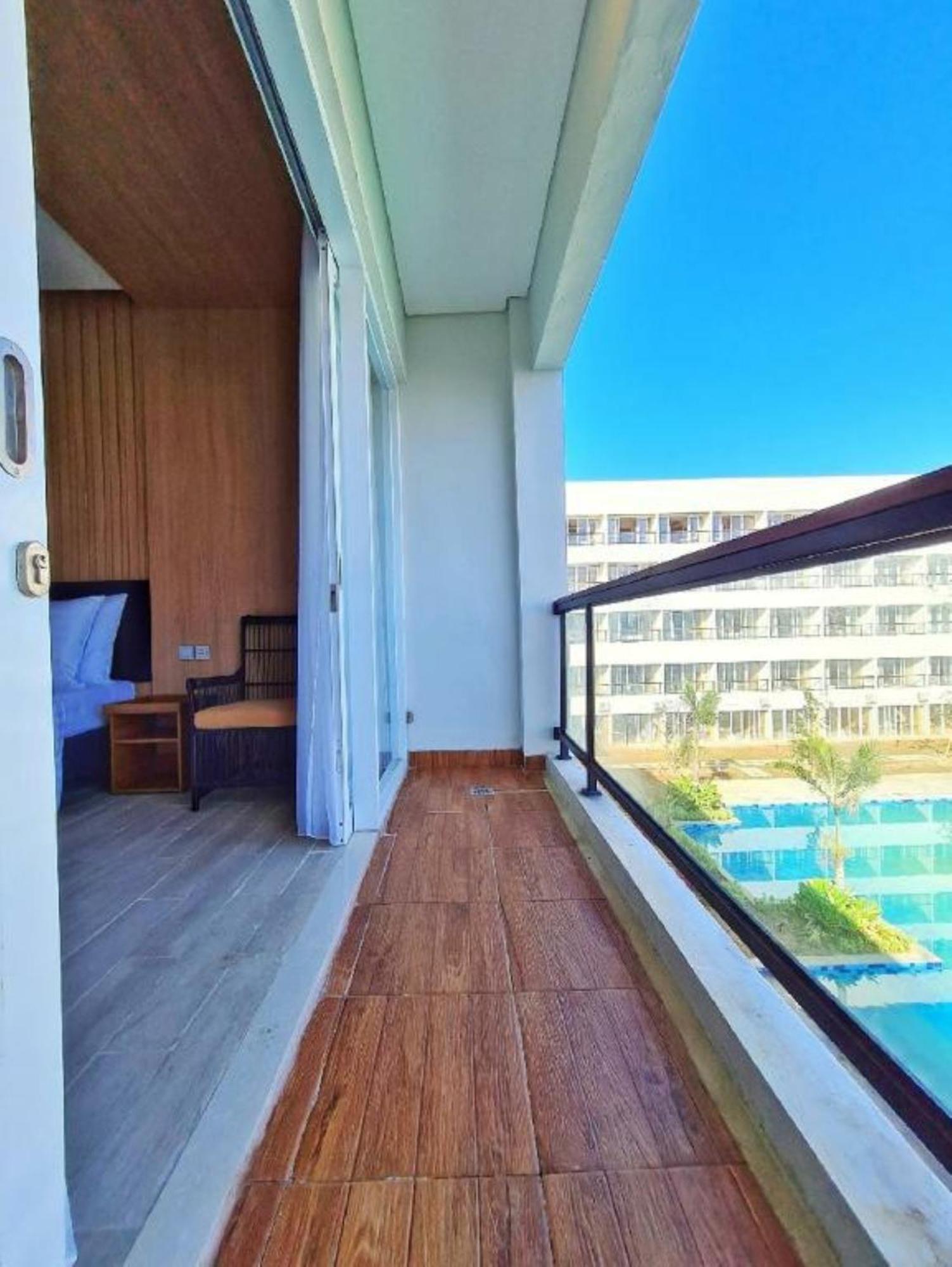 Raja Hotel Kuta Mandalika Resort & Convention Exterior photo