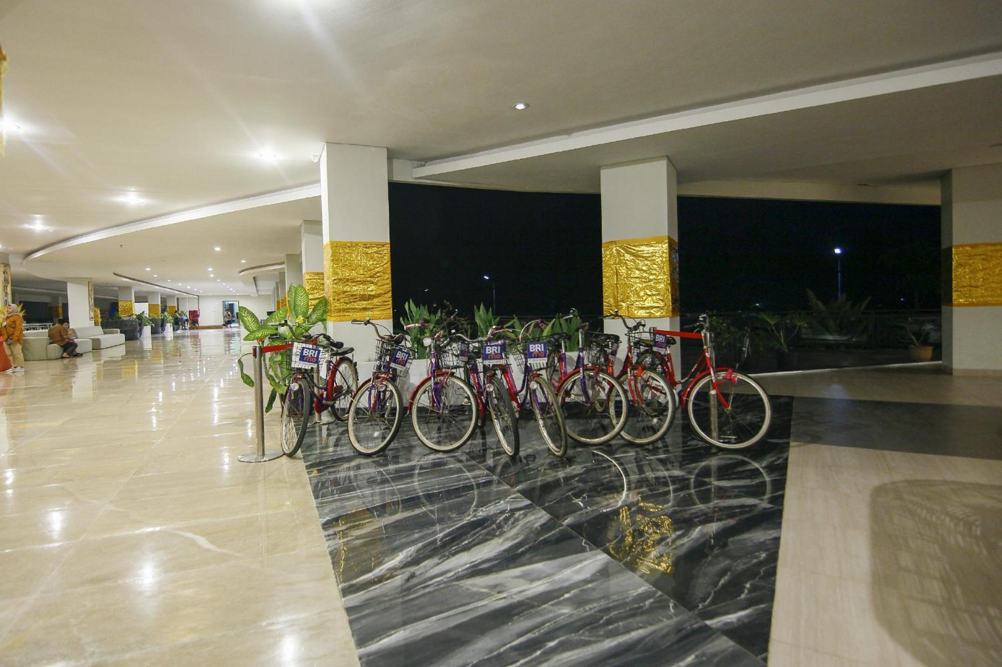 Raja Hotel Kuta Mandalika Resort & Convention Exterior photo